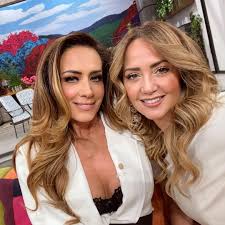 Anette michel's age is 49. Los Mensajes Entre Anette Michel Y Andrea Legarreta Que Delataron Como Es Su Verdadera Relacion En Hoy Infobae