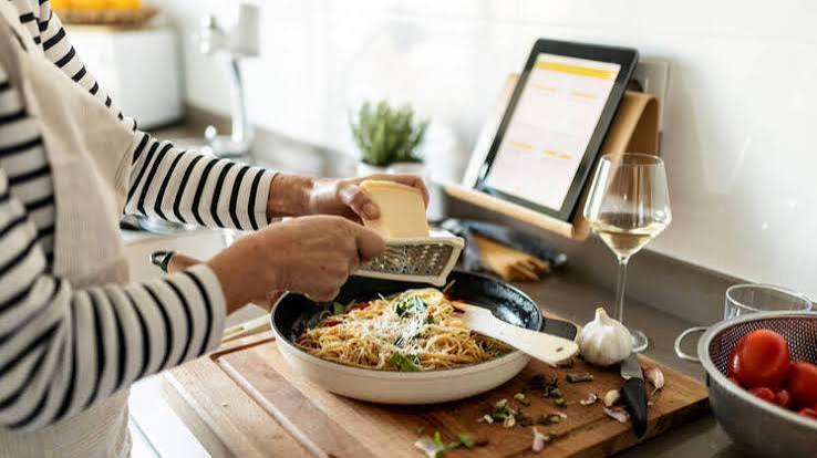 Sharpen Your Culinary Skills With Free Online Cooking Classes From Experts