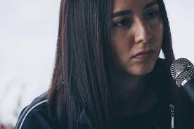 Manizha feat everthe8 — akkulista (2021). Manizha Mozhete Schitat Menya Kamikadze Musecube