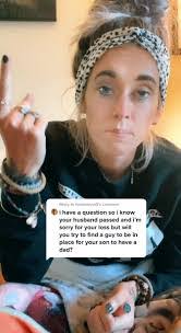 Alexis Larue's Instagram, Twitter & Facebook