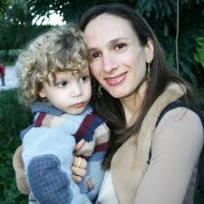 Emotivo álbum para celebrar Día de las Madres- CHIC Magazine