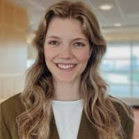 Nora Hoff's Instagram, Twitter & Facebook