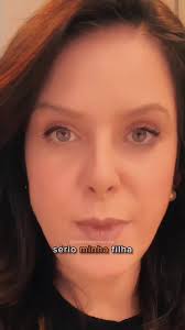 Quem precisa se aceitar em primeiro lugar é você — o resto é só barulho. A  opinião dos outros não paga suas contas, não conhece suas lutas, não vive a  sua vida. Então por que dar tanta importância ao ...