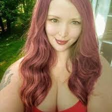 Amy Crabtree's Instagram, Twitter & Facebook