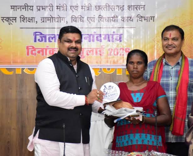 वीबी-जीरामजी योजना से दिव्यांगजनों को मिला सम्मान और रोजगार, 125 दिनों का  रोजगार, 300 रुपये प्रतिदिन मजदूरी और मेट की जिम्मेदारी से बढ़ा ...