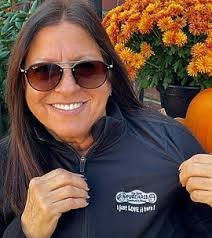 Anna Forenza's Instagram, Twitter & Facebook