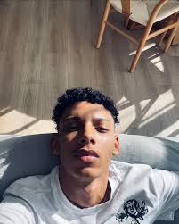 Miriam Darnell's Instagram, Twitter & Facebook