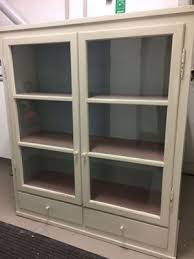 2 000 Kr Haengevitrine B 102 D 32 H 118 Gammelt Vitrine Fra 50 39 Erne Vitrineskabe 50 Erne Bornevaerelse