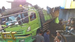 Sebanyak 43 lowongan kerja cianjur dan yang berhubungan dengan loker cianjur, rekrutmen cianjur, peluang kerja cianjur, peluang berkarir cianjur, pekerjaan cianjur di loker.my.id. Kisah Mama Muda Di Cianjur Selamat Usai Terkubur Reruntuhan Sang Anak Menangis Saat Proses Evakuasi Halaman All Tribun Cirebon