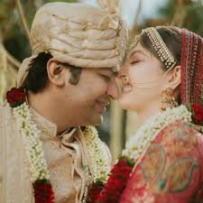 Wedding pics of Gujarati actors Malhar Thakar and Puja Joshi