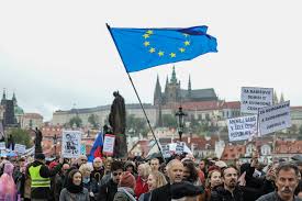 Zahájil také kampaň na podporu demokratických koalic ve volbách. Ministri Se Nemeni Na Namestich Vzkazuje Babis Demonstrantum Proti Benesove Aktualne Cz