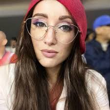 Angie Madriz's Instagram, Twitter & Facebook