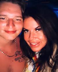 Roxanne Hoover Hairstylist...