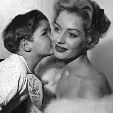 Christopher Moats's Instagram, Twitter & Facebook