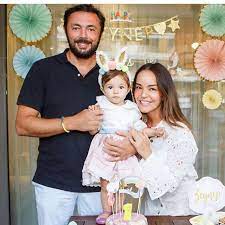 Bengü'ye evlilik teklifi etmesinin ardından gündeme oturan selim selimoğlu hakkında meraklı arayış sürüyor. Bengu Selim Selimoglu Cifti Magazinin Elli Tonu Facebook