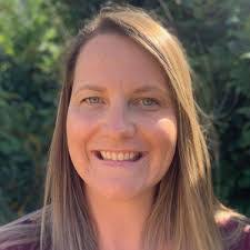 Candice Weir's Instagram, Twitter & Facebook