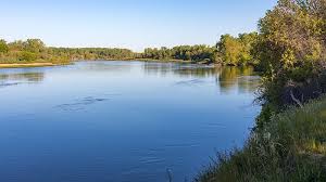 Irvine finch river access is located just west of the hwy. Datei Sacramento River View Bidwell Sacramento River State Park Jpg Wikipedia