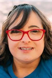 Traci Slade's Instagram, Twitter & Facebook