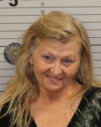 Gatlinburg's Lori Brakins Wins Tennessee Junior Miss