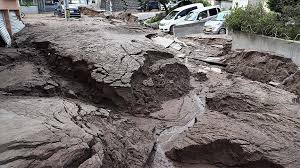 Türkiye'de geçmişten bugüne birçok depreme şahitlik ederken, ülkemizde yaşanan en büyük depremin 1939'da 7,9 şiddetinde yaşanan erzincan. Dunya Genelinde 2020 De 4 Veya Uzeri Buyuklukte 13 Bin 654 Deprem Meydana Geldi