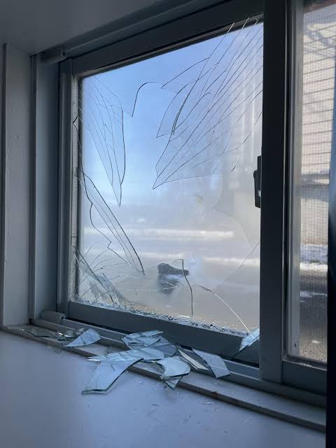 prevent glass breakage
