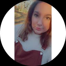 Does anyone live in the Reynolds Farm Apartments?