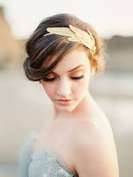 Comment Porter Mettre Un Serre Tete Coiffure Mariee Coiffure Coiffure Mariage Cheveux Courts