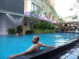 Kolam Renang Cukup Luas Picture Of Kuta Central Park Hotel Tripadvisor