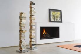 Besonders die 2004 vorgestellten bücherregale ptolomeo, die sie natürlich auch auf casa.de bestellen können, werden zu begehrten designobjekten und finden ihren weg in exklusive interiors. Buchersaule Bucherregal Ptolomeo 160 Von Rainaldi Im Designlager Dulmen