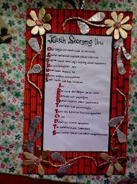 Seperti pada contoh gaun mini yang dililit oleh beberapa rangkaian kertas kado, dengan dikelilingi selain menggunakan hiasan lukisan untuk memperindah kamar, cara sederhana yang bisa kamu. Inspirasi 48 Hiasan Kertas Untuk Puisi