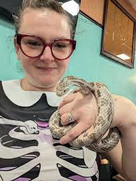 Today was our first outing without our beautiful bearded dragon Freddie 💔  I'm not ashamed to admit I cried, we miss him terribly. But Nagini was well  enough to be out with