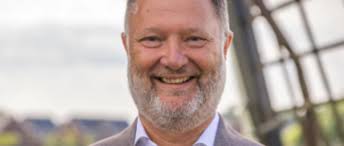 Wethouder Elbert Joosten van Horst aan de Maas stapt op, vindt zichzelf  niet uit het goede hout gesneden