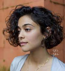 It's super simple and all you need are small jaw clips and bobby pins to get her look! 65 Different Versions Of Curly Bob Hairstyle