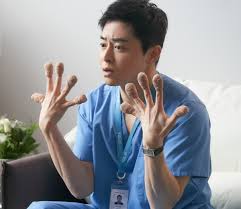 신원호 pd는 '슬기로운 의사생활'이 1994년부터 10년간 시즌10까지 방영한 미국드라마 '프렌즈'처럼 호흡이 긴 시즌제 드라마로 만드는 것이 목표라고 여러 차례 밝혀왔다. ì œìž'ì§„ê³¼ ì˜ë¦¬ ì§€í‚¤ë ¤ê³  ì¶œì—°ë£Œ ìžì§„ ì‚­ê°í•œ ìŠ¬ê¸°ë¡œìš´ ì˜ì‚¬ìƒí™œ ì£¼ì—° ë°°ìš° ì¡°ì •ì„ ì—í¬í¬íƒ€ìž„ìŠ¤