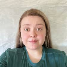 Can someone edit out cold sores and blemishes?