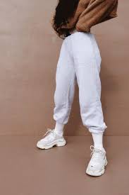 Cute shirts to wear with sweatpants. Cute Lazy Outfits With Sweatpants Outfits With Sweatpants Casual Wear Crop Top Sweatpants Outfits