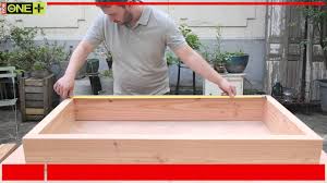 Le tissage, inspiré par la paille de vienne classique, est en matière synthétique, résistant aux. Fabriquer Un Salon De Jardin En Bois Tutoriel Bricolage Youtube