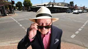 Hugh sheridan's father, veteran adelaide swing singer denis sheridan, has died of hugh, 35, said that when he found out about his dad's illness, he told kurt: Actor Hugh Sheridan S Dad A Former Unley Mayor Is Here For The Fringe And To Walk King William Rd The Advertiser