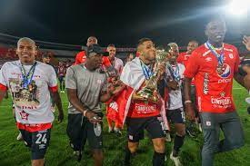 Compra «america de cali campeòn del campeonato colombiano 2020 !!!!!» de o2creativeny en un/a mascarilla America De Cali Resistio La Embestida De Santa Fe Y Se Corono Campeon De Colombia Futbol Deportes El Universo