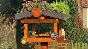 Vogelhaus selber bauen vogelhaus ideen bauanleitung vogelhaus vogelhaus holz nistkasten bauen futterhaus vögel vogelhäuser diy ein igelhaus selber bauen igelhäuser können ganz leicht selber gebaut werden: Vogelhaus Selber Bauen Eine Anleitung Ndr De Ratgeber Garten