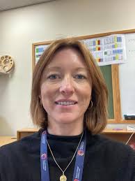 Archwilio'r baban newydd-anedig (NHS-3144)