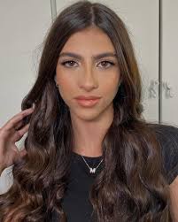 E pensar que essa foto é luz natural 😮‍💨 Manu lindíssima para seus 15 anos