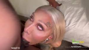 TS yella fucked hard - Tranny.one