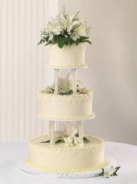 Cherish Publix Wedding Cake Graceful Piping Around The Edges Makes A Nice Contrast To The Straight Publix Wedding Cake Wedding Cake Prices Dream Wedding Cake