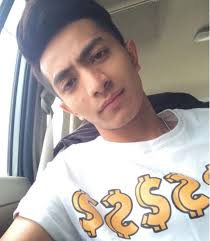 Nik fadlee (ayie elham)& ammierol bassist : Peminat Tawar Rm15k Demi Foto Bogel Mynewshub