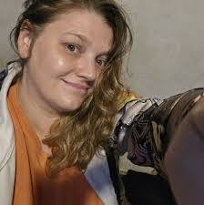 Miranda Downs's Instagram, Twitter & Facebook