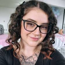 Brenda Kayser's Instagram, Twitter & Facebook