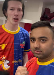 Me & my friend the irl Leon & Franklin lol : r/SnowFall