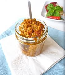 Se usate quelli sott'olio, riducete la quantità di olio e sale nella ricetta, se invece usate quelli secchi non sott'olio, fateli prima reidratare in acqua per una ventina di minuti. Di Pasta Impasta Pesto Rosso Siciliano Alla Trapanese Agghiata Trapanisa