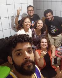 Tivemos a alegria de receber o colega Adriano Sousa que está desenvolvendo  sua pesquisa de doutorado sobre "Memórias Periféricas na História da  Cidade". 🌿 Foi um momento inspirador de troca, onde refletimos